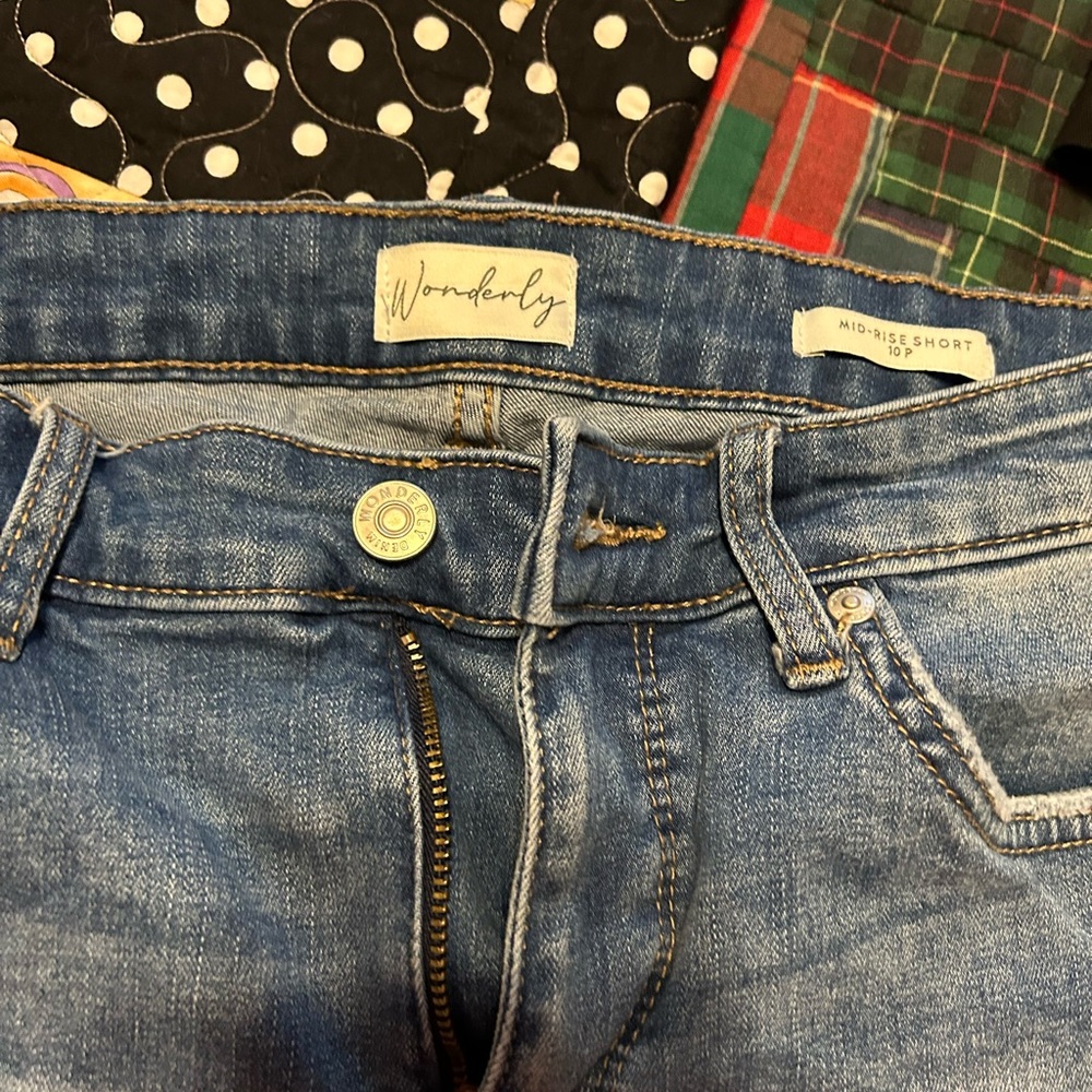 Mid Rise Blue Jean cuff Shorts Size 10 P